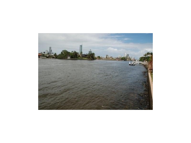 147 Monaco Street, Broadbeach Waters QLD 4218
