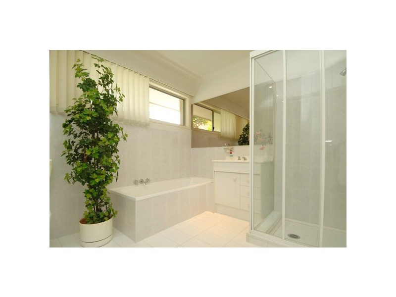 12 Chianti Avenue, Mermaid Waters QLD 4218