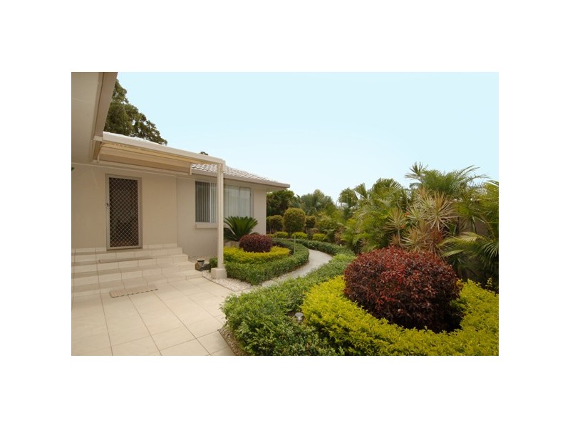 12 Chianti Avenue, Mermaid Waters QLD 4218