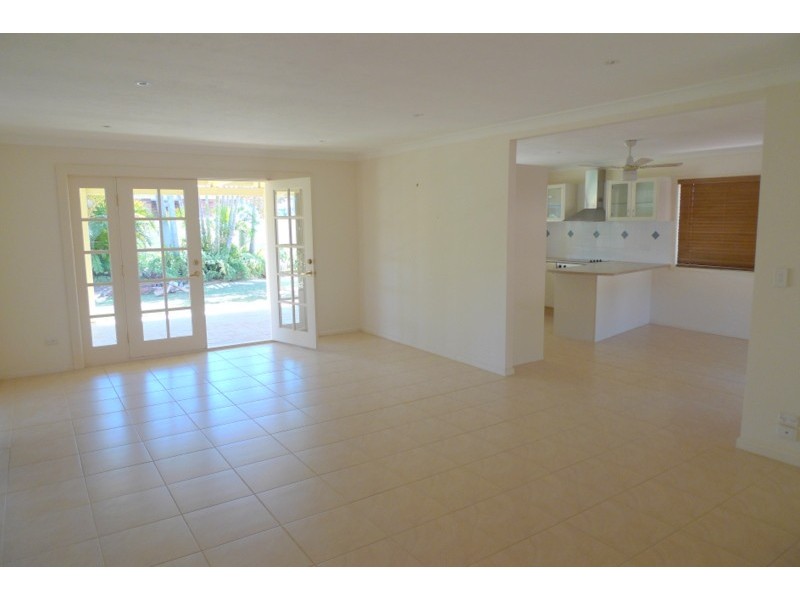 23 Merrimac Blvd, Broadbeach Waters QLD 4218