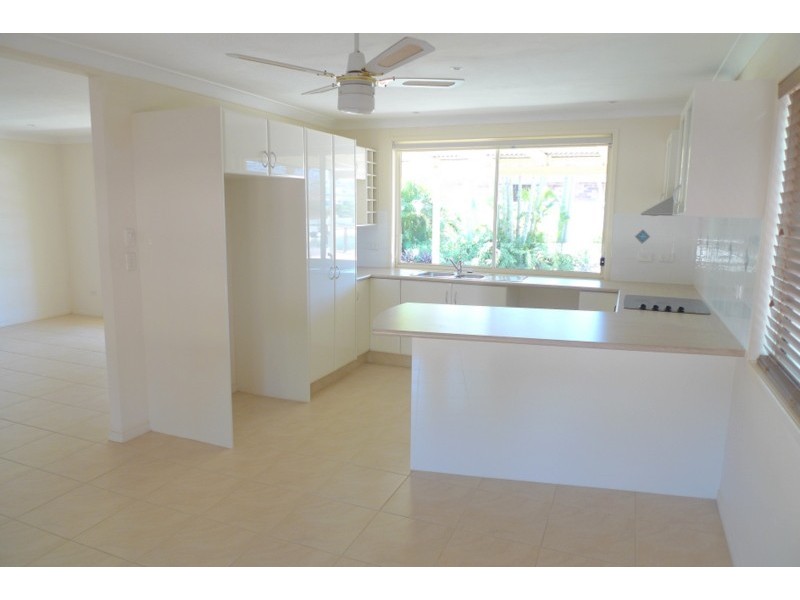 23 Merrimac Blvd, Broadbeach Waters QLD 4218