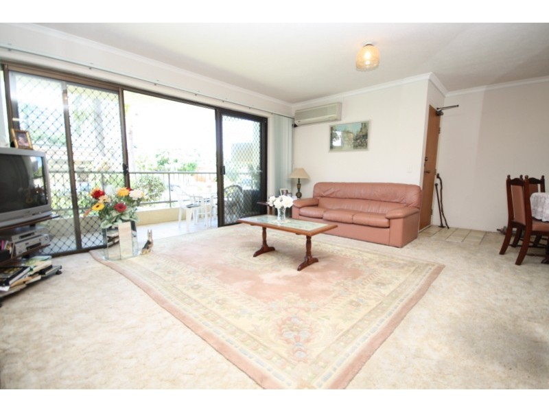 2/84 Paringa Place, Surfers Paradise QLD 4217