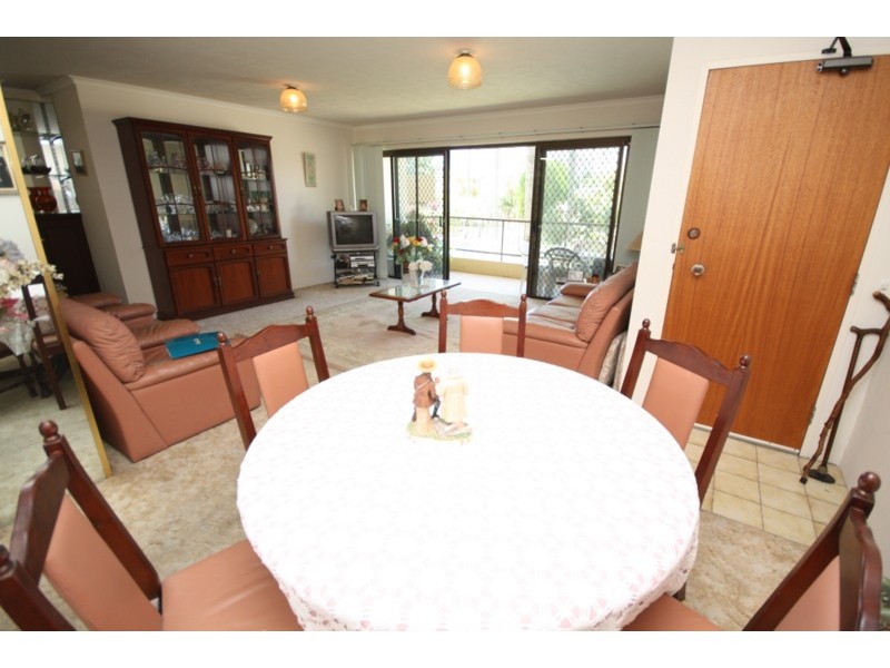 2/84 Paringa Place, Surfers Paradise QLD 4217