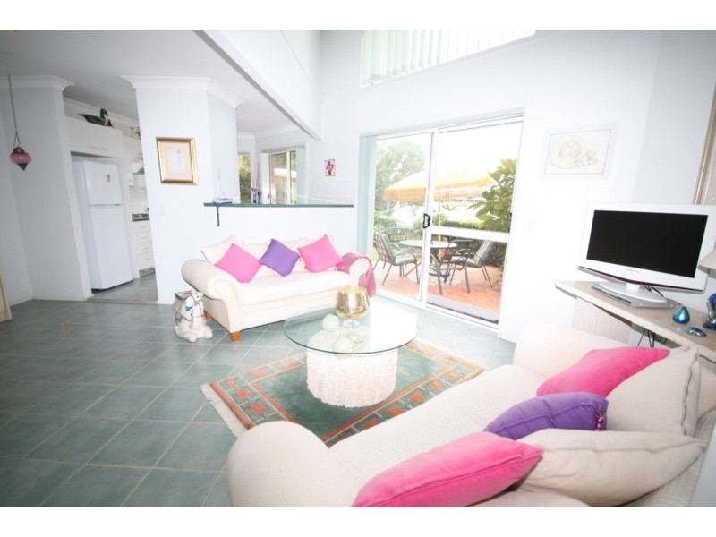 16/173 Barrier Reef Drive, Mermaid Waters QLD 4218