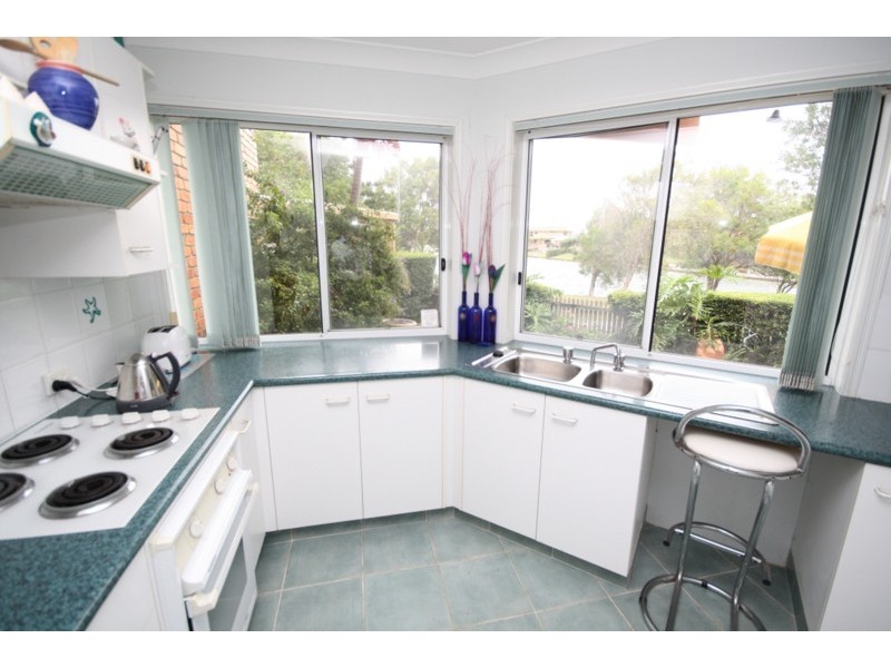 16/173 Barrier Reef Drive, Mermaid Waters QLD 4218