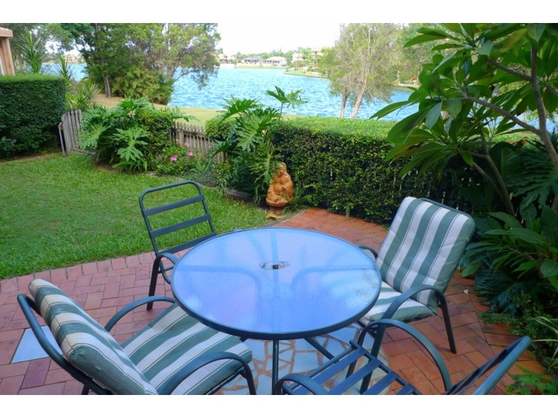 16/173 Barrier Reef Drive, Mermaid Waters QLD 4218