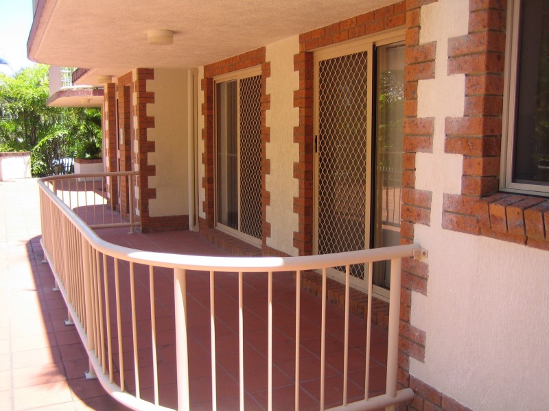 2/9-11 Montana Road, Mermaid Beach QLD 4218