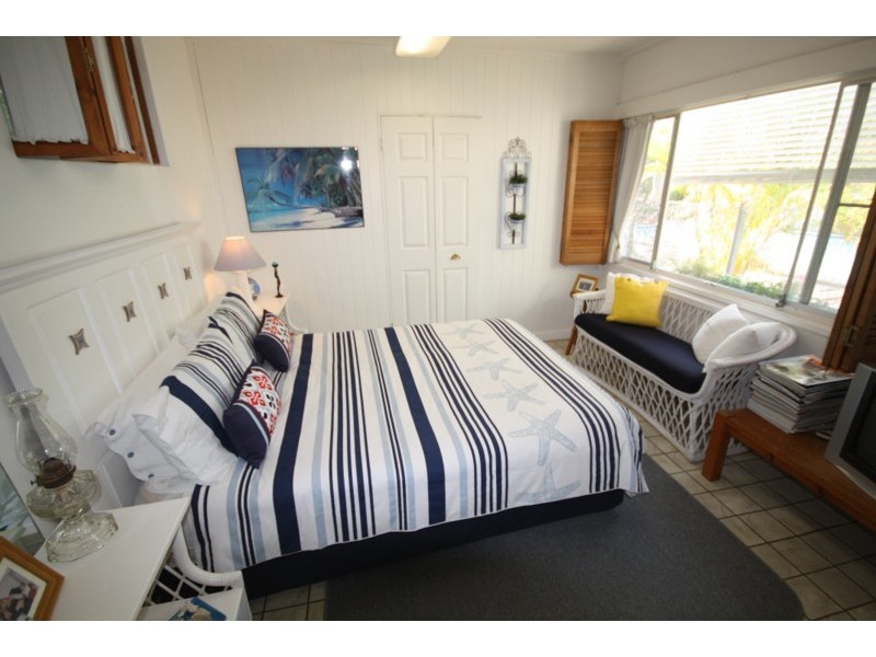 7 Frascati Street, Mermaid Waters QLD 4218