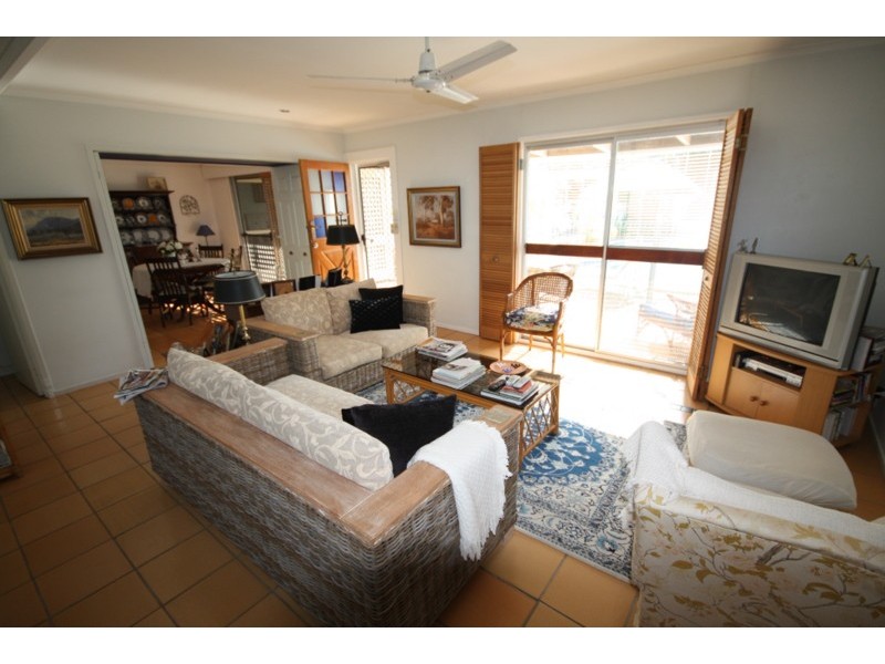 7 Frascati Street, Mermaid Waters QLD 4218