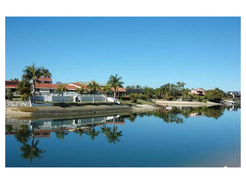 1 Rudd Street, Broadbeach Waters QLD 4218