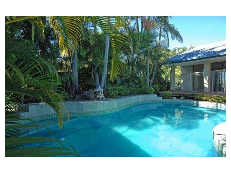 1 Rudd Street, Broadbeach Waters QLD 4218