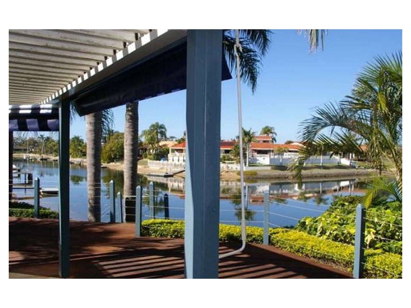 1 Rudd Street, Broadbeach Waters QLD 4218