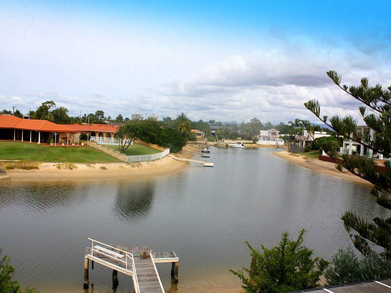 13 Beverley Crescent, Broadbeach Waters QLD 4218