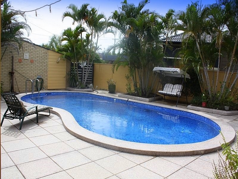 13 Beverley Crescent, Broadbeach Waters QLD 4218