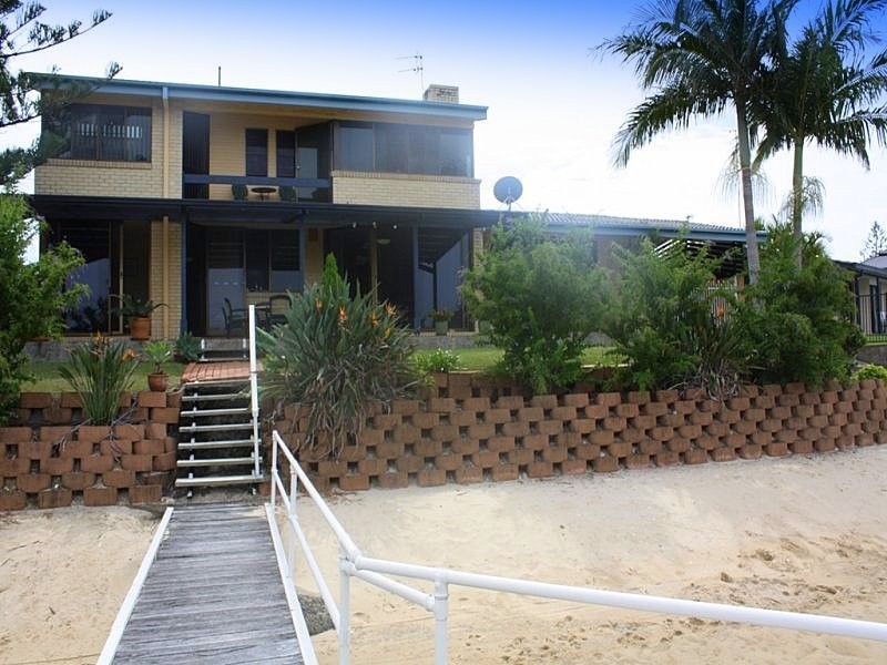 13 Beverley Crescent, Broadbeach Waters QLD 4218