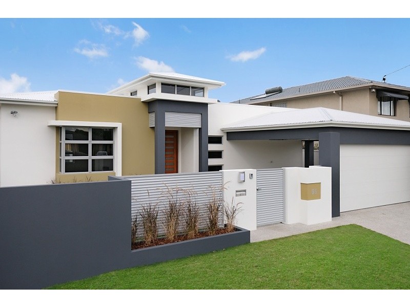 96 Clear Island Road, Broadbeach Waters QLD 4218