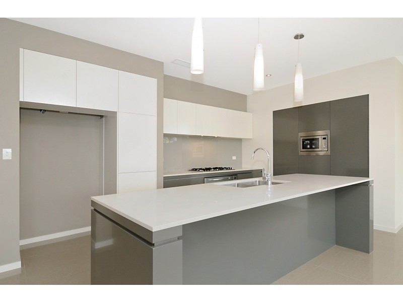 96 Clear Island Road, Broadbeach Waters QLD 4218
