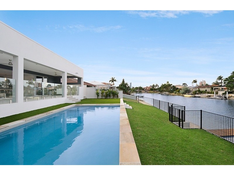 96 Clear Island Road, Broadbeach Waters QLD 4218