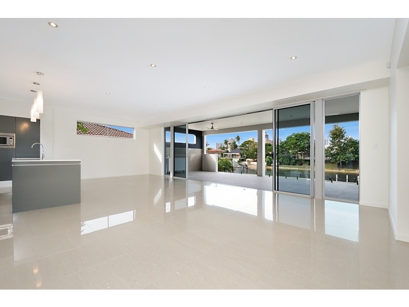 96 Clear Island Road, Broadbeach Waters QLD 4218