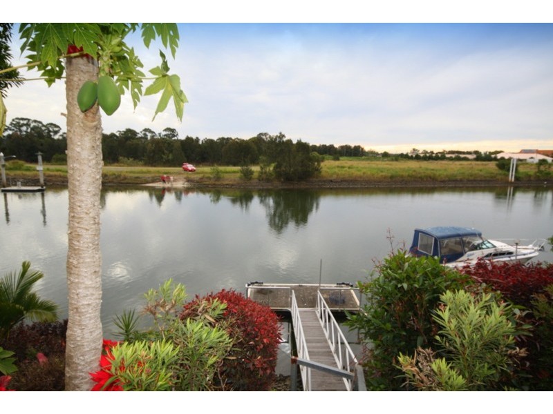 1/125 Santa Cruz Blvd, Clear Island Waters QLD 4226