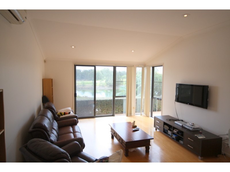1/125 Santa Cruz Blvd, Clear Island Waters QLD 4226