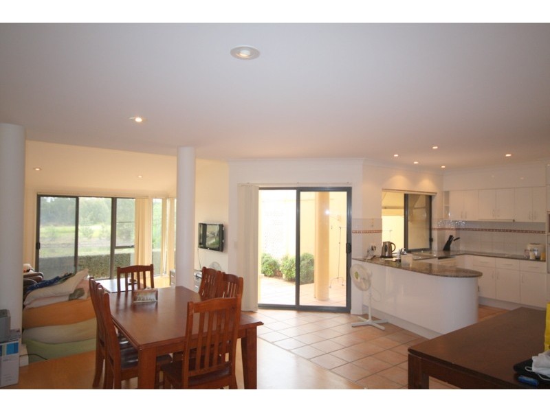 1/125 Santa Cruz Blvd, Clear Island Waters QLD 4226