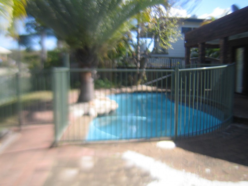 4 Costa Court, Broadbeach Waters QLD 4218