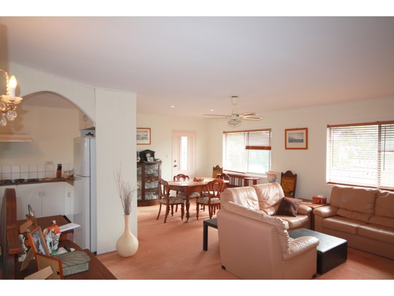 19 Sunshine Blvd, Broadbeach Waters QLD 4218