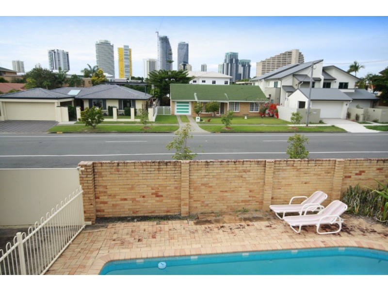 19 Sunshine Blvd, Broadbeach Waters QLD 4218