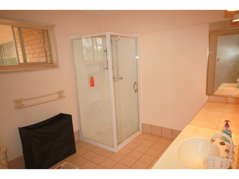 19 Sunshine Blvd, Broadbeach Waters QLD 4218