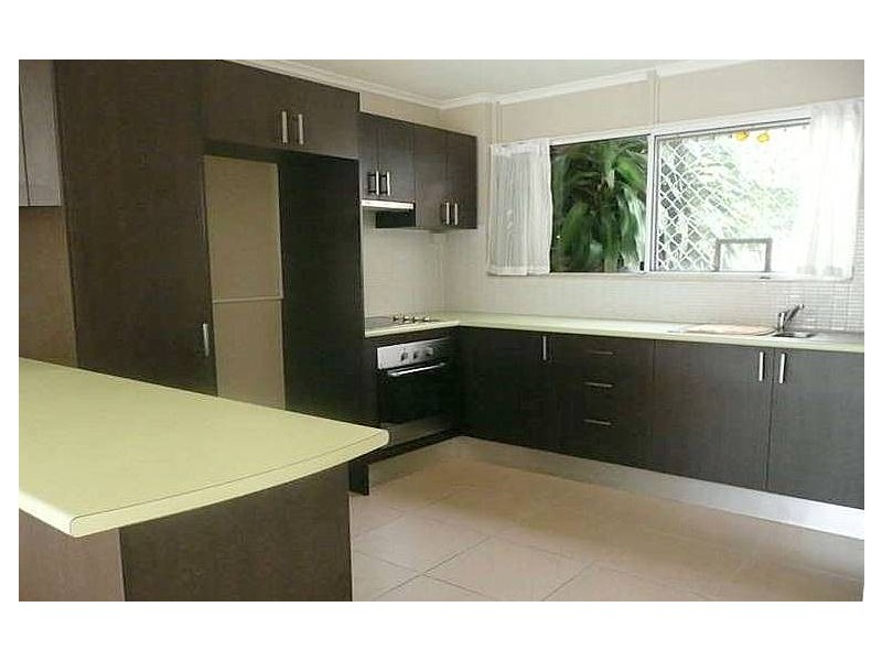 1/2 Sunshine Blvd, Broadbeach Waters QLD 4218