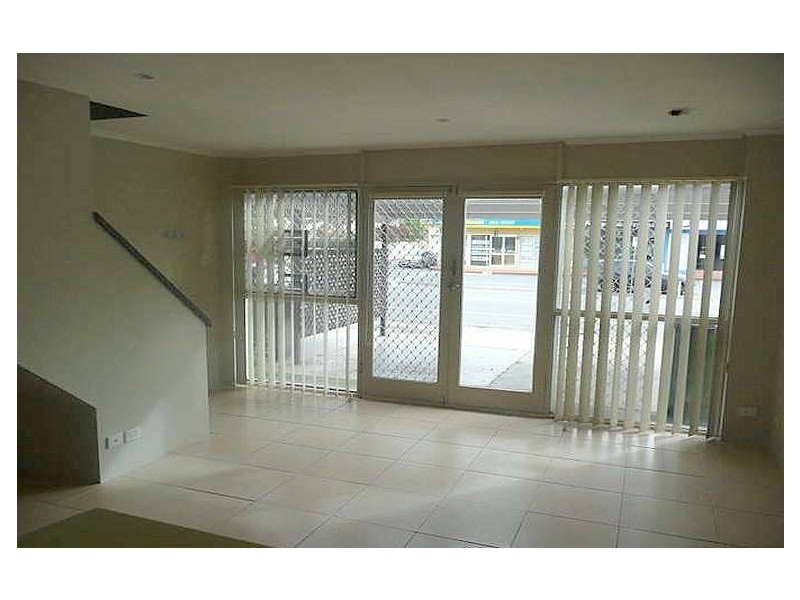 1/2 Sunshine Blvd, Broadbeach Waters QLD 4218