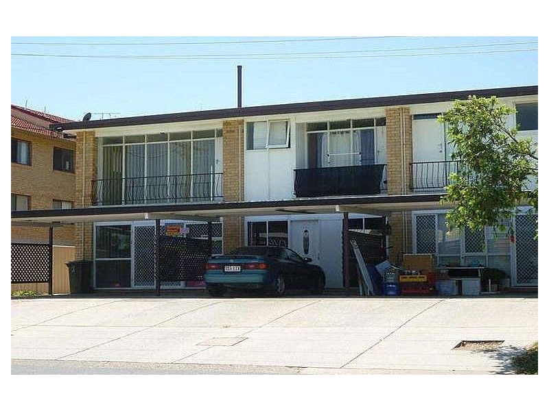 1/2 Sunshine Blvd, Broadbeach Waters QLD 4218