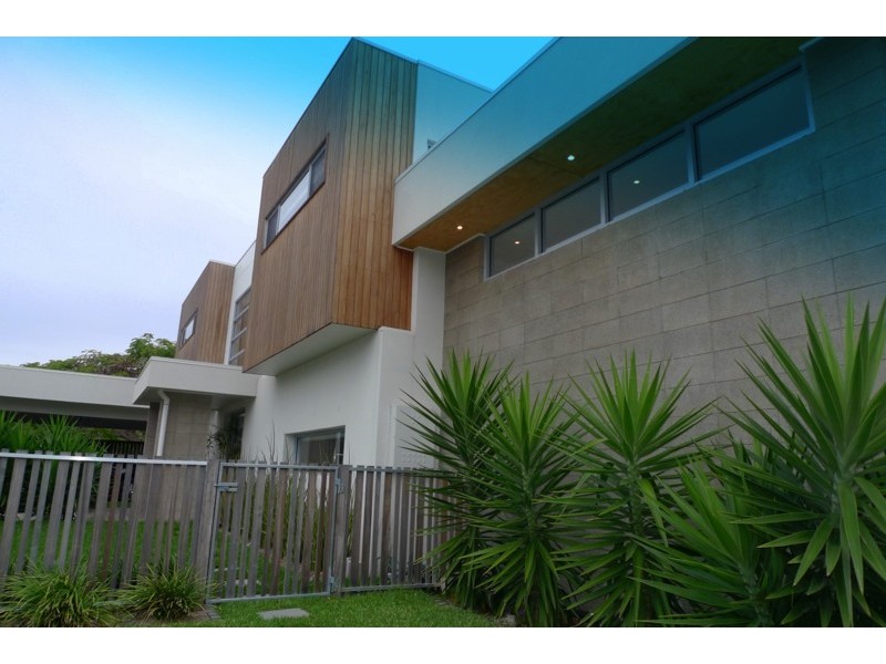 22 Kalimna Drive, Broadbeach Waters QLD 4218