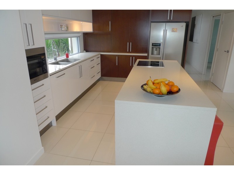 22 Kalimna Drive, Broadbeach Waters QLD 4218