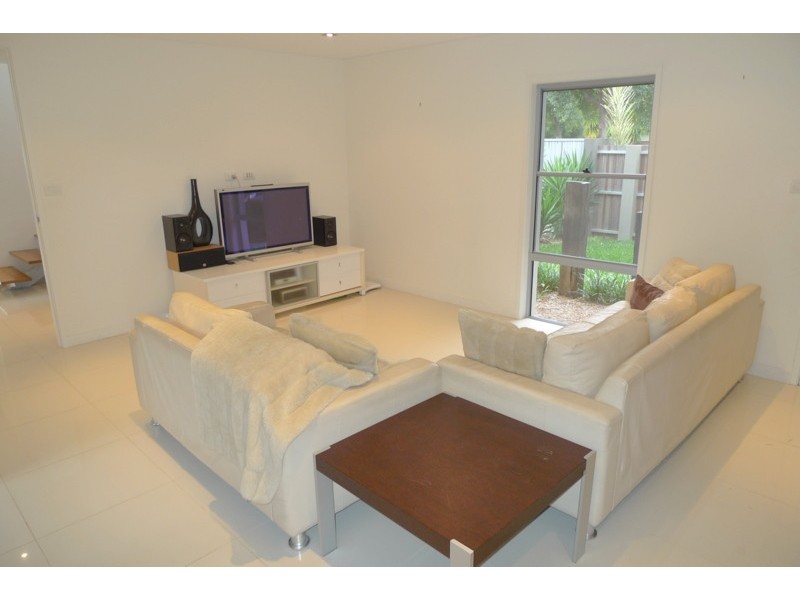 22 Kalimna Drive, Broadbeach Waters QLD 4218