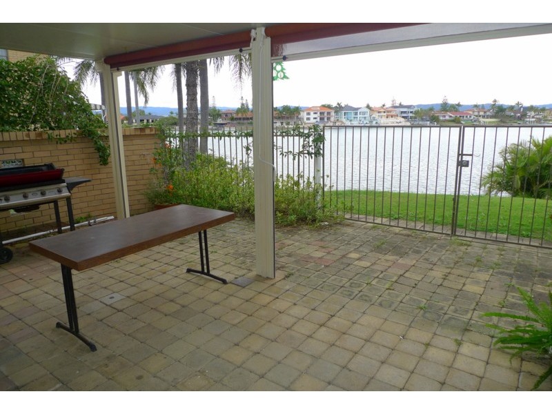 1/43 Duet Drive, Mermaid Waters QLD 4218