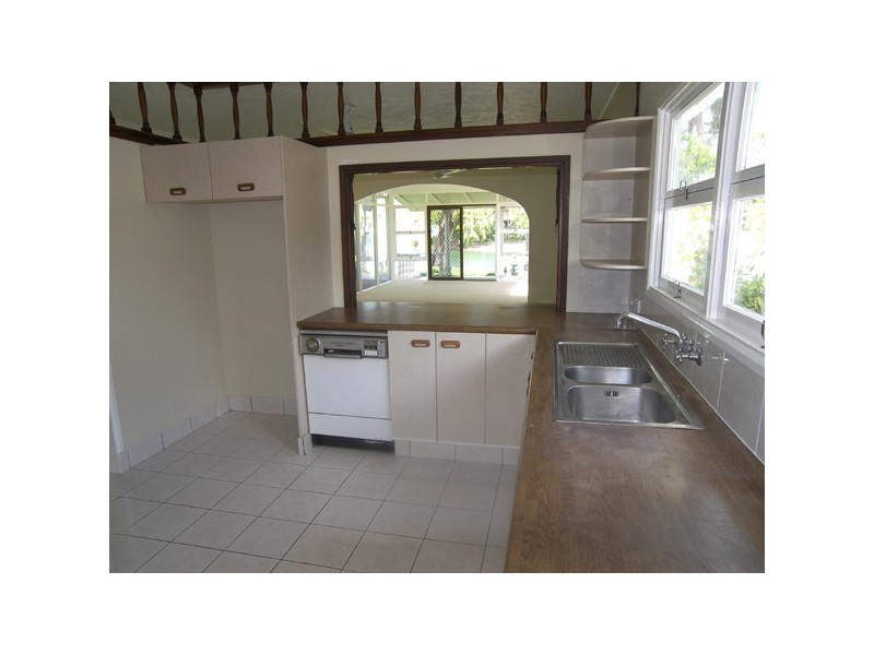 93 Savoy Drive, Broadbeach Waters QLD 4218