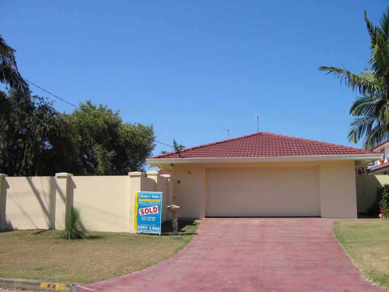 86 Clear Island Road, Broadbeach Waters QLD 4218