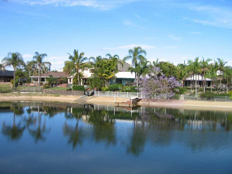 86 Clear Island Road, Broadbeach Waters QLD 4218