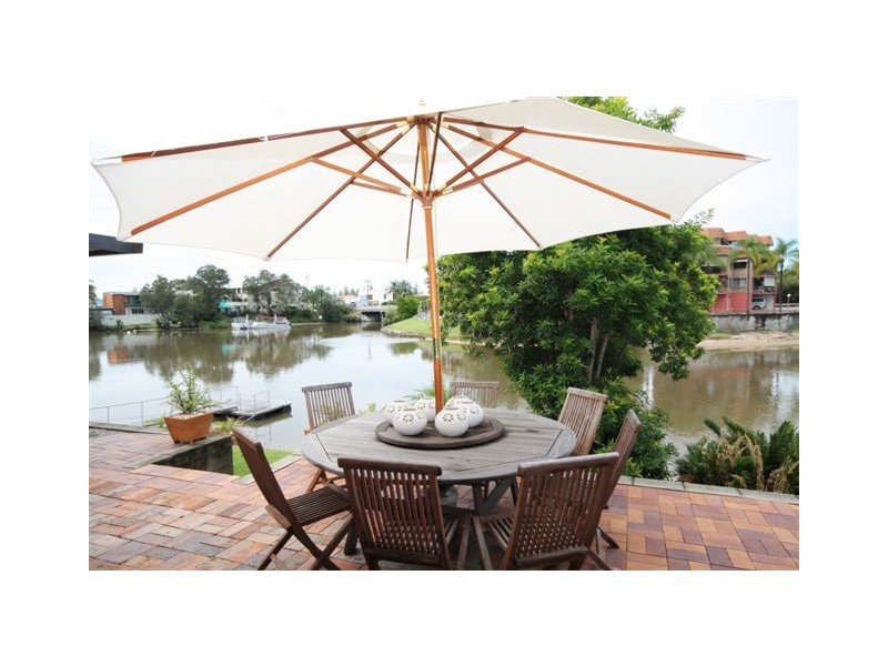 17 Le Mans Drive, Mermaid Waters QLD 4218