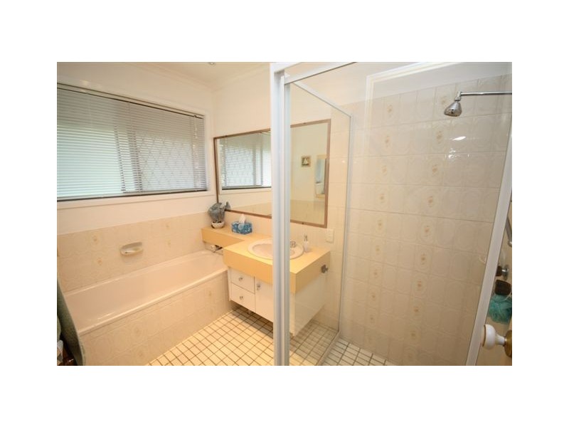 17 Le Mans Drive, Mermaid Waters QLD 4218