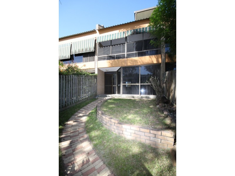 8/2 TE Peters Drive, Broadbeach Waters QLD 4218