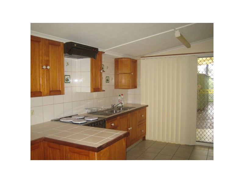7 Lakeland Key, Broadbeach Waters QLD 4218
