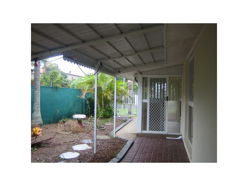 7 Lakeland Key, Broadbeach Waters QLD 4218