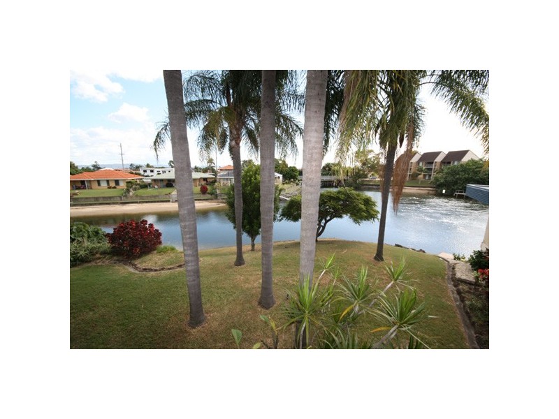 13 Lotus Key, Broadbeach Waters QLD 4218