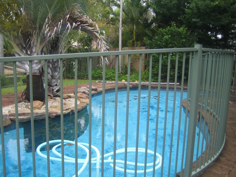 4 Costa Court, Broadbeach Waters QLD 4218
