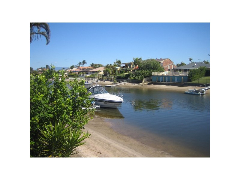 11 Platypus Avenue, Sorrento QLD 4217