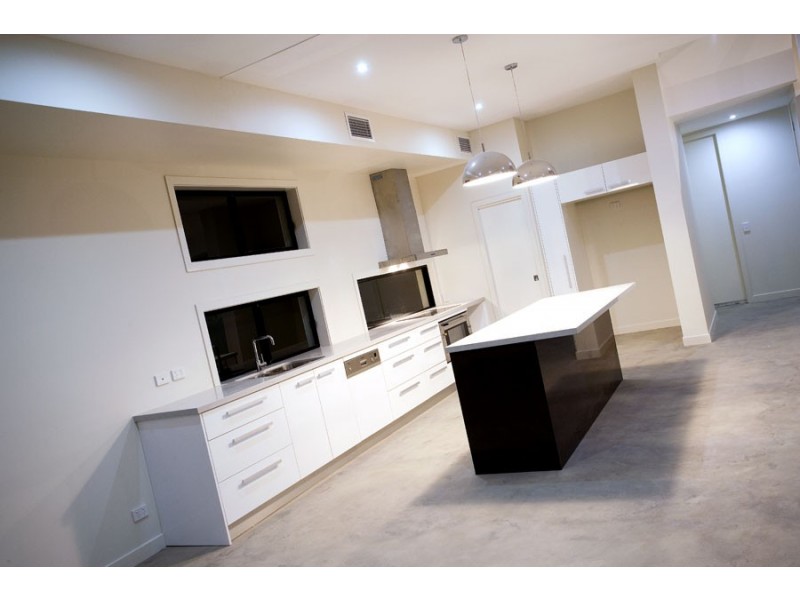 Broadbeach Waters QLD 4218
