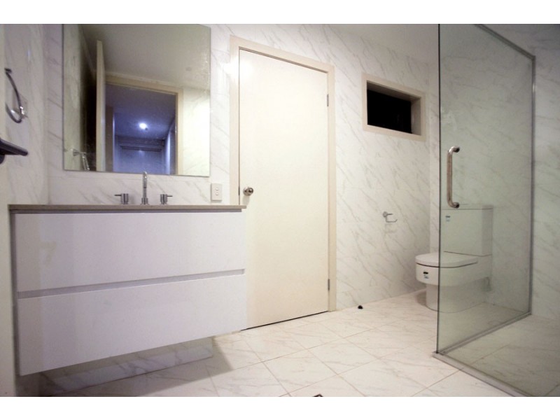 Broadbeach Waters QLD 4218